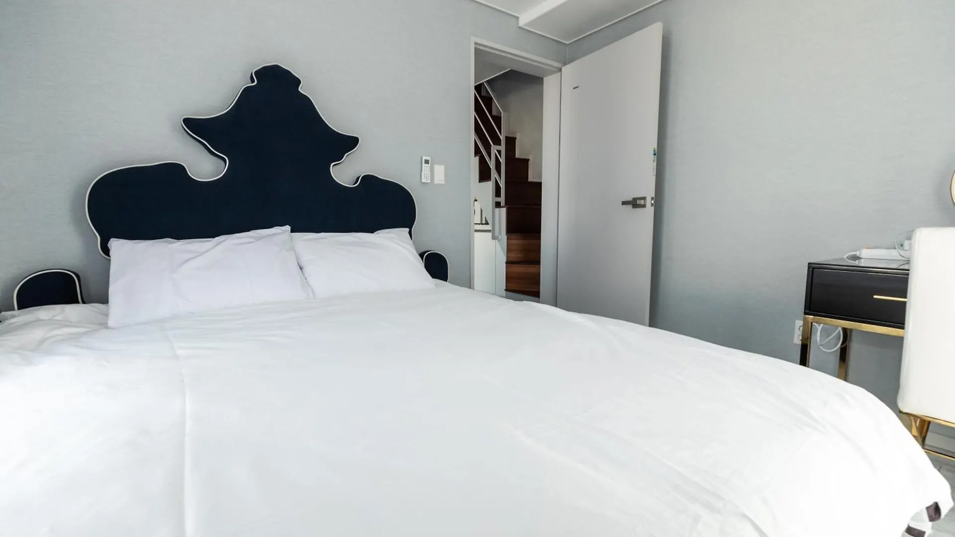 La Vie Est Belle Hotel Incheon Korsel