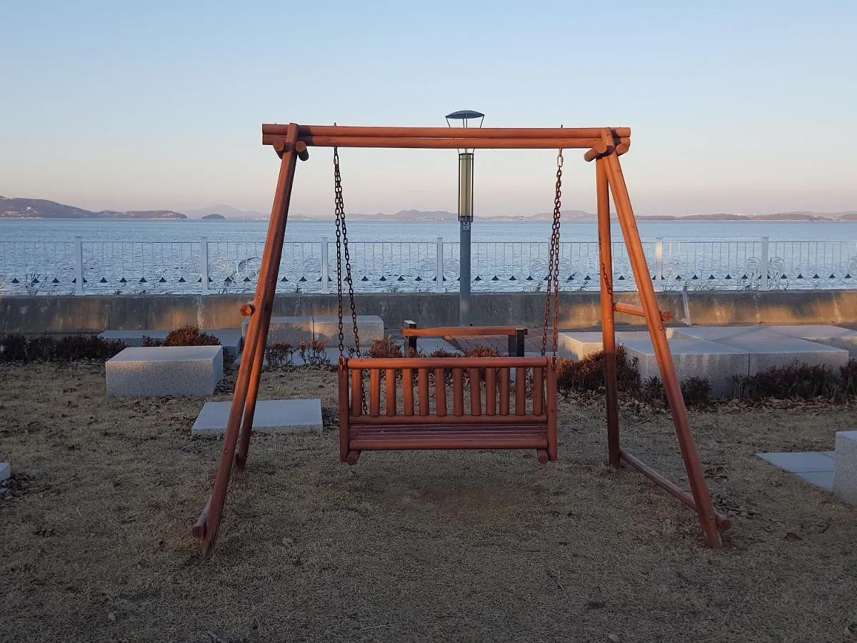 Wisma tamu La Vie Est Belle Hotel Incheon Korsel